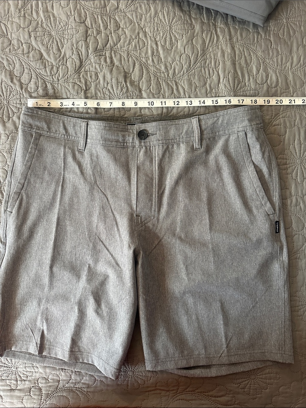 O'Neill Light Gray Flat-Front Men's Shorts - Picture 2 of 8